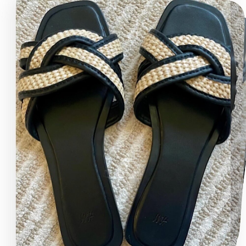 NWOT H&M TWO-TONED BLK & LINEN BRAIDED SANDALS, SIZE 7